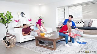 Well-formed Lily Lou - side fuck porn - Brazzers Exxtra