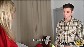 Woman Asks Guy For Help And Its Just A Pretext To Have Sex