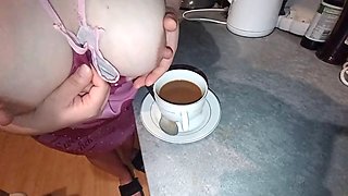 BREASTFEEDING IN THE KITCHEN. CAFE CON LECHE - PART 1
