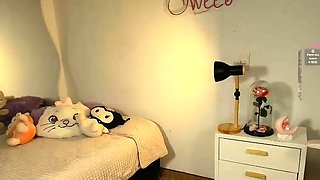 Big boobs russian milf toys her ass on webcam