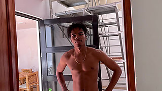 Little worker fucks hard Boss's wife gives him all his tasty milk