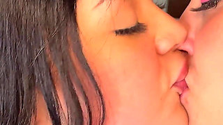 Girl on Girl Pussy Licking and Rimjob