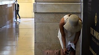 Amateur girls voyeur penetrating in public place