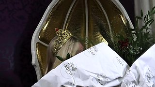 blond princess crush your roses