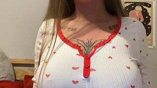 Scottish curvy goth fingers hard and moans loud