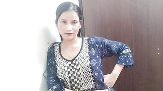 Step sister ko nahate hue jabar dasti chod diya