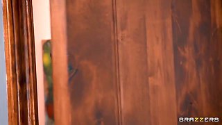 Gets Distracted When He Sees Milf Fat Ass With Ricky Spanish And Kendra Lust