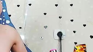 Amateur redhead fully nude on bed and masturbating