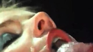 Roberto Malone in a nice double blowjob threesome