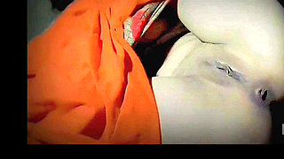 This young girl wants to attract her friends and become the queen of college. She tries a lot but she doesn't get any positive results.