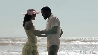 Stunners - secret getaway - Julia Roca