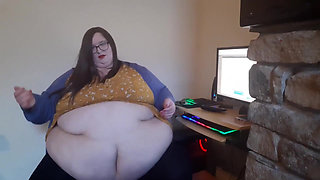 BBW secretary humiliated by boss
