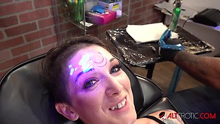 Fierce Sully Savage Gets Her Forehead Tattooed and More - AltErotic
