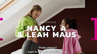 Small titted brunette teen fingering on the bed