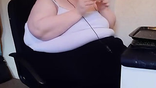 Ssbbw enjoys donuts from her boss