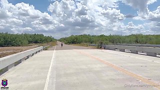 Yiny Leon busty MILF amateur porn