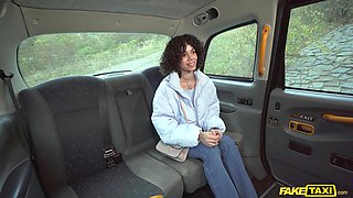 Mih Ninfetinha’s Brazilian Heat in Taxi Seduction