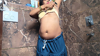 Indian Cougar Aunty Enjoy Blowjob and Fucked