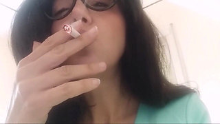Smokin Fetish! See How I Relax Myself on the Wc with Cigarettes