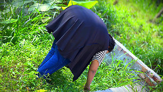 Egypt Farmer Girl From Vegetable Field to room & Fucked by Stranger Guy - Arab Muslim BBW Hot Girl Fucked