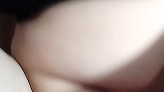 Algerian girl looking for someone to her