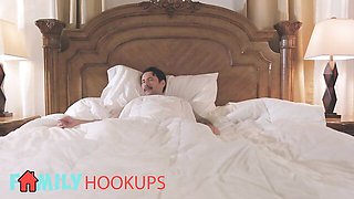 Prurient Tommy and Chanel's bed sex movie