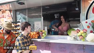 Brazzers - Anna Chambers gets naughty behind the counter and nails James Angel in the food truck
