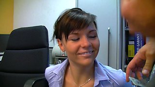 Czech amateur hottie creampie cumshot