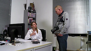 Sexy secretary chick gets a warm fuck and load from her fucker