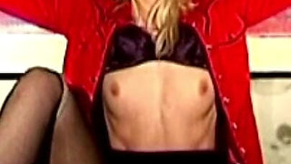 Dominique Spreadlegs