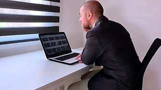 Bondage Kitties - My sexy boss tie me first day of job