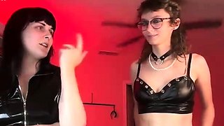 Two hot brunett lesbians toying pussies