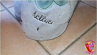 Who Is She - Lady Muffin