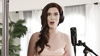 Watch squeaky Freya Parker's sex