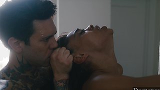 Small Hands fucked Scarlit Scandal hard in rough action