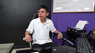 To Keep My Job at Home, I Ended up Fucking the Boss's Ass in the Office