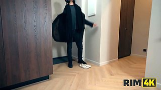Rim4k. battle for a fuckboy with a happy lesbo completing