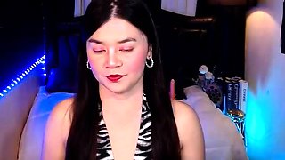 Hot brunette from squirt masturbating on webcam