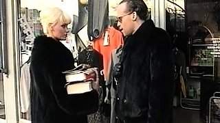 Blonde With Natural Big Boobs Loves Putting A Toy In Her