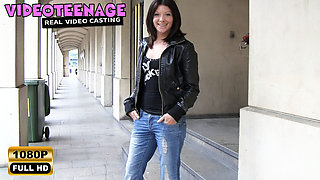 Lovely 18 Yearjoy Does Her First Porn Casting