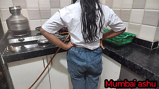 desi ladaki college se akar apane boyfriend ke sath kitchen me kiya sex