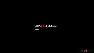 Stunning babe Sydney Cole gets her feet jizzed