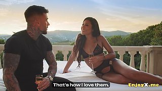 Sunset kindles the lust of uber-sexy Andrea Retali, a mischievous Spanish brunette. She passionately gets pulverized outdoors in full HD, like a true pornstar.