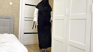 Hot Arab Stepmom in Stockings Gives JOI