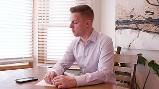 Ada, 26, is hungry for something new... - Jacquie et Michel TV