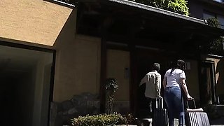 Amateur czech teen in her first toy induced orgasm