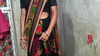 Indian Bhabhi Devar Bathroom Sex in Hindi When Bhabhi Was Alone in Home and Sucking Big Cock