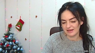 Brunette amateur babe in sweater chats on webcam show