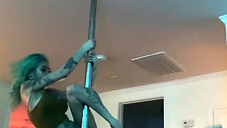 Amateur Horny Blonde Masturbates with Beer More webcamgirls