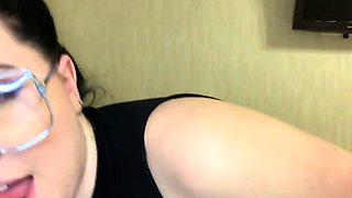 Playful webcam babe with brunette hair